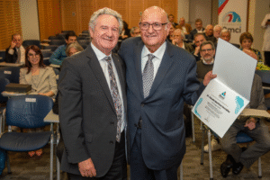 AMCI realiza emotivo homenaje